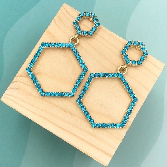 🌼 Aqua Blue Rhinestone Fancy Hexagon Drop Earrings - Picture 1 of 2